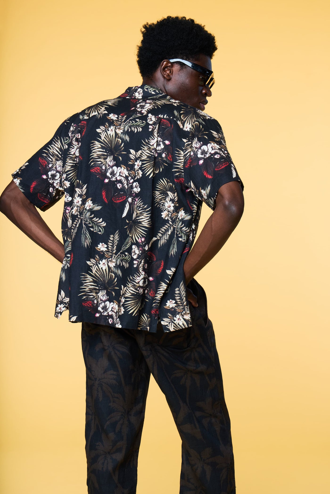 Men’s Short Sleeve Pajama Camp Shirt - Black Hawaiian - 2 of 6