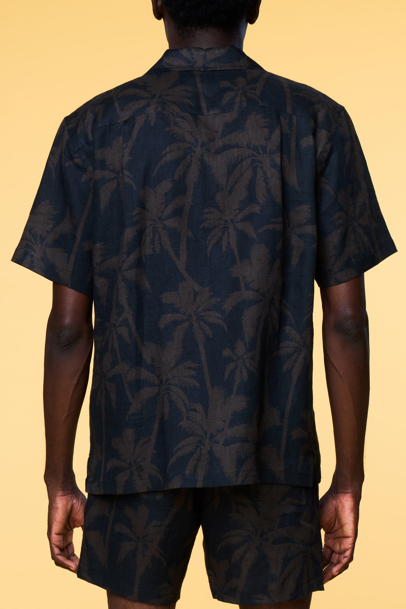 Men’s Short Sleeve Pajama Camp Shirt - Black Palm - 4 of 5